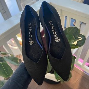 Rothy’s size 8 black “The point”